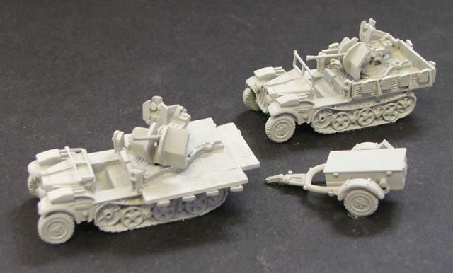 Sdkfz 10 /4 AA SPG. 1 supplied - picture shows assembly options